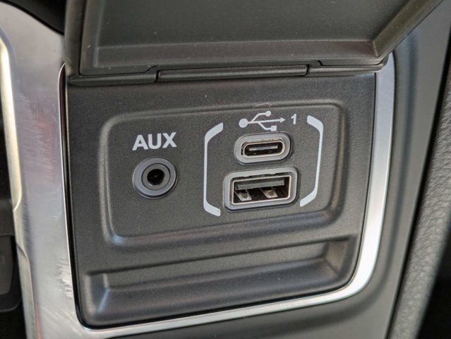 Used 2025 Jeep Gladiator - photo 24