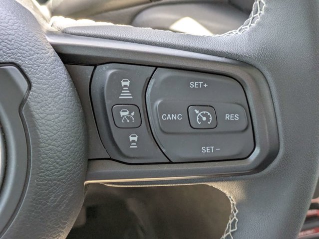 Used 2025 Jeep Gladiator - photo 29