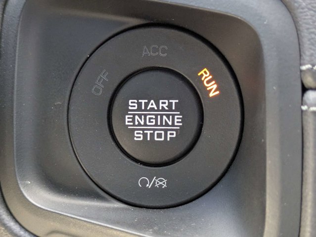 Used 2025 Jeep Gladiator - photo 32