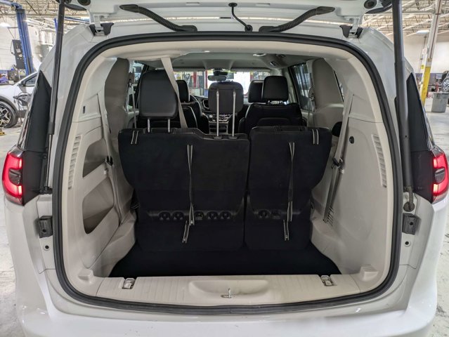 Used 2023 Chrysler Pacifica - photo 14