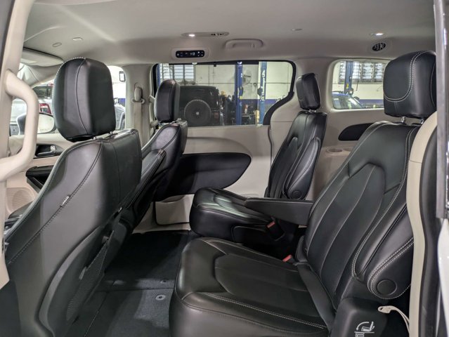 Used 2023 Chrysler Pacifica - photo 16
