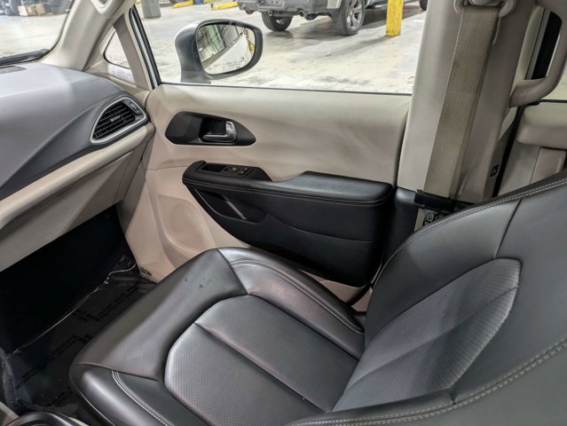 Used 2023 Chrysler Pacifica - photo 21