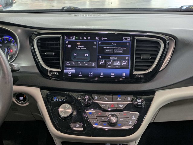 Used 2023 Chrysler Pacifica - photo 22