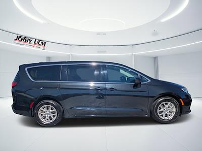 Used 2023 Chrysler Pacifica Touring L Minivan for sale #O587012 - photo 2