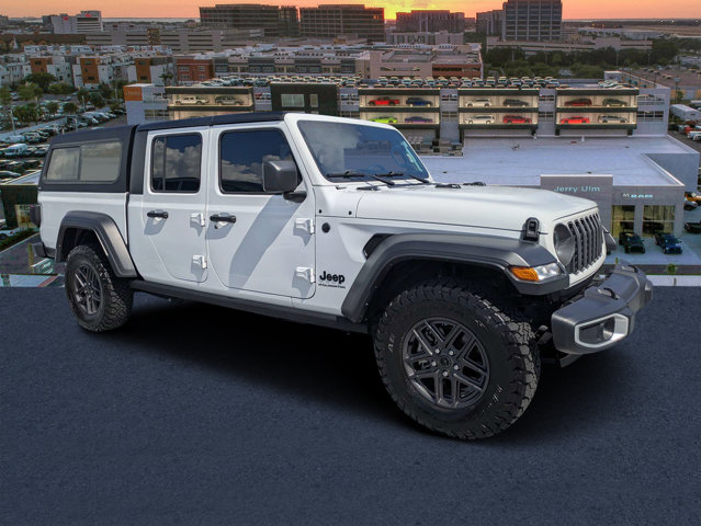 Used 2025 Jeep Gladiator - photo 1