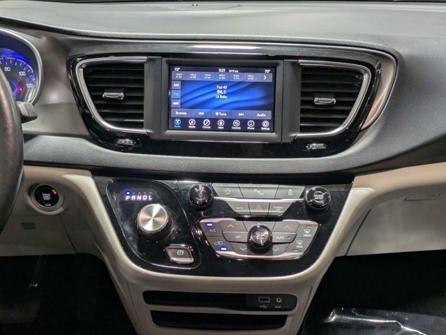 Used 2020 Chrysler Pacifica - photo 21