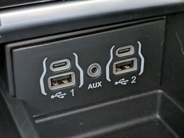 Used 2022 Chrysler Pacifica - photo 9