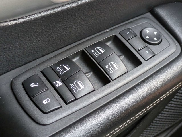 Used 2022 Chrysler Pacifica - photo 10
