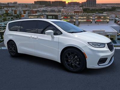2022 Chrysler Pacifica FWD Minivan for sale #R183781A - photo 1