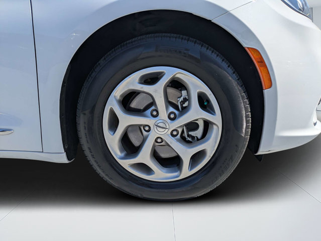 Used 2023 Chrysler Pacifica - photo 24