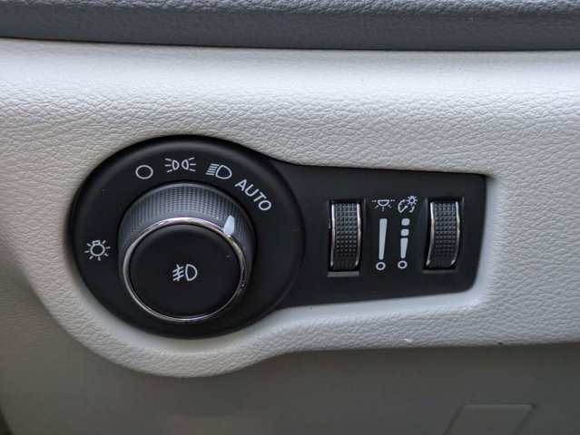 Used 2023 Chrysler Pacifica - photo 12