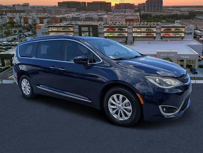 2019 Chrysler Pacifica FWD Minivan for sale #R219307A - photo 1