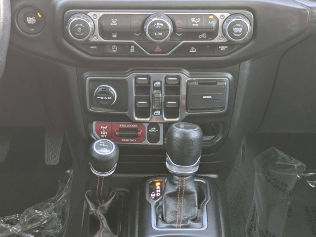 Used 2023 Jeep Gladiator - photo 33