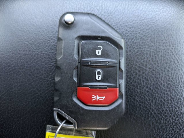 Used 2023 Jeep Gladiator - photo 16