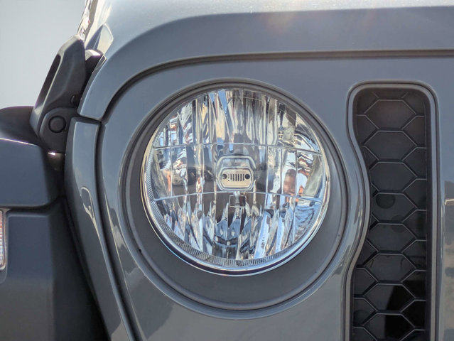 Used 2023 Jeep Gladiator - photo 23