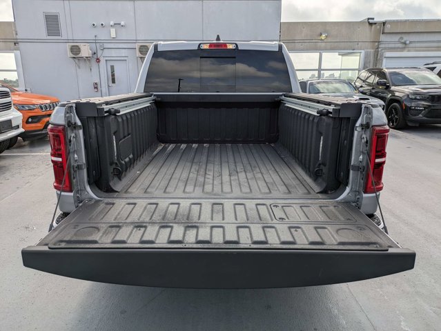 Used 2025 Ram 1500 - photo 15