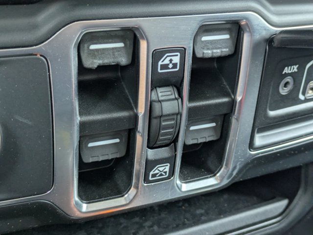 Used 2021 Jeep Gladiator - photo 5