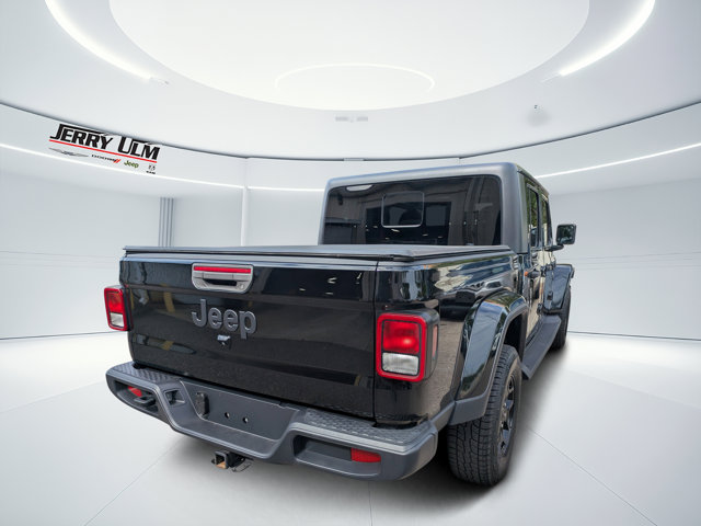 Used 2021 Jeep Gladiator - photo 2