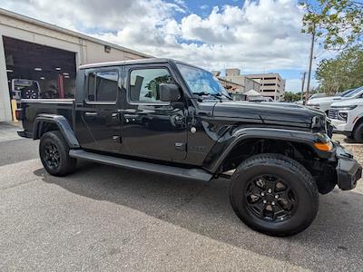 Used 2021 Jeep Gladiator - photo 1