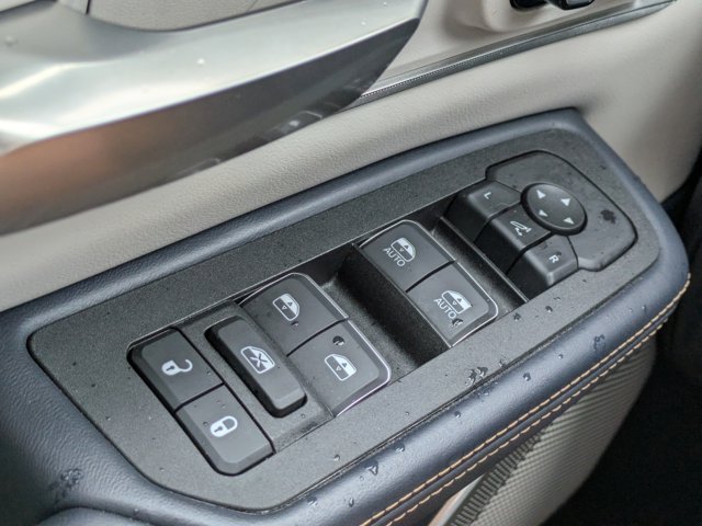Used 2025 Ram 1500 - photo 27