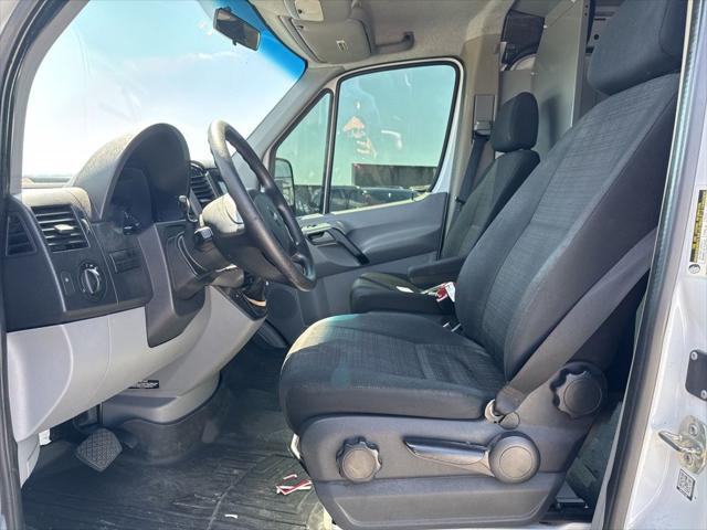 Used 2015 Freightliner Sprinter 2500 - photo 9