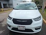 Used 2024 Chrysler Pacifica Select Minivan for sale #O153761 - photo 5