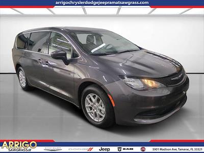 Used 2022 Chrysler Voyager - photo 1