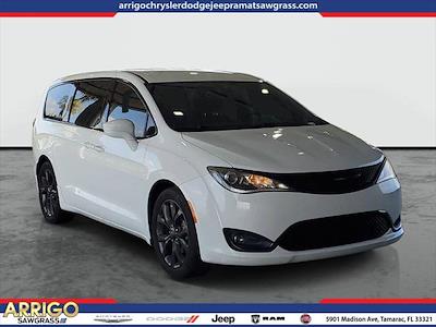 2019 Chrysler Pacifica FWD Minivan for sale #R210783A - photo 1