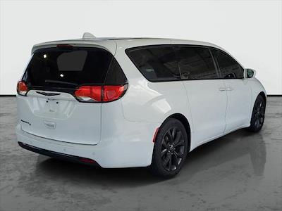2019 Chrysler Pacifica FWD Minivan for sale #R210783A - photo 2