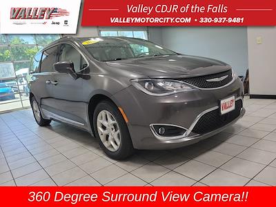2017 Chrysler Pacifica FWD Minivan for sale #26052A - photo 1