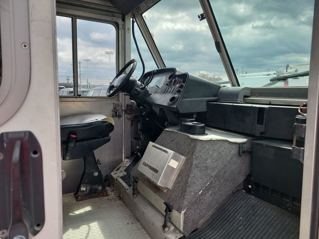 Used 2012 Ford E-350 - photo 14