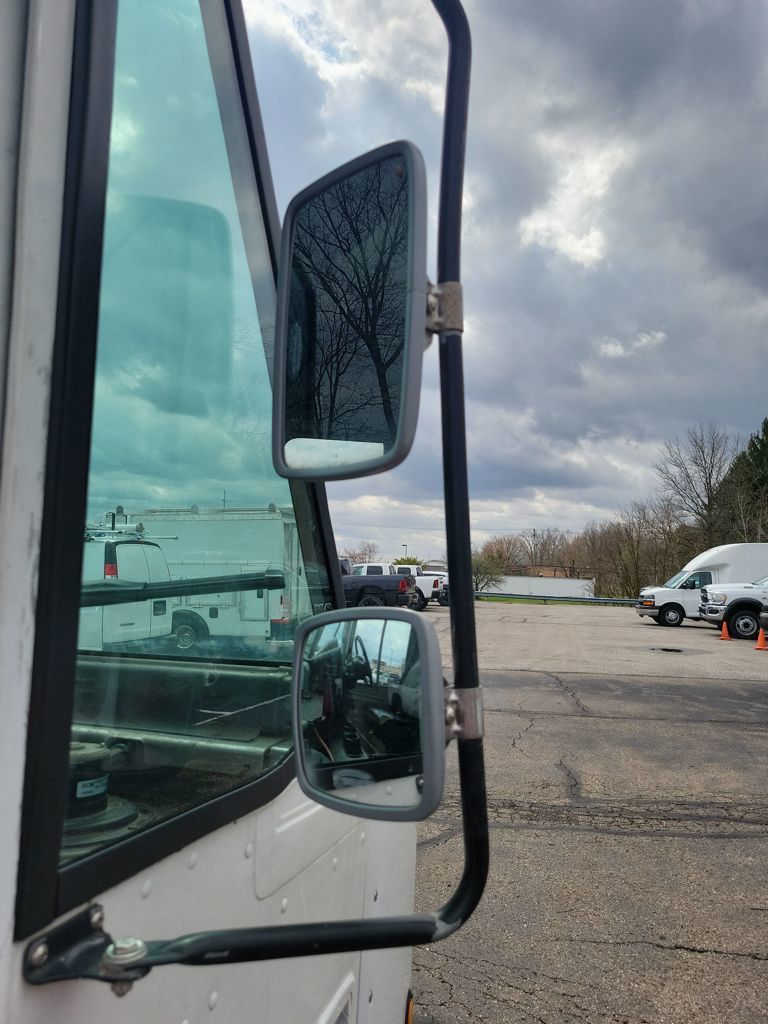 Used 2012 Ford E-350 - photo 15