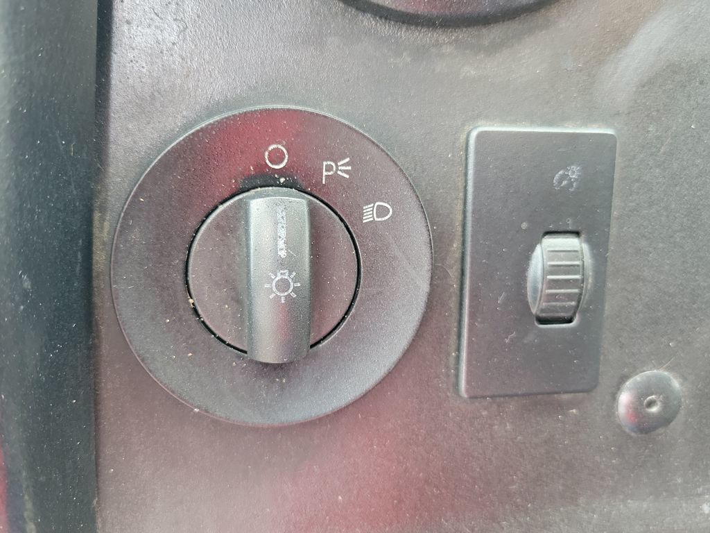 Used 2012 Ford E-350 - photo 24