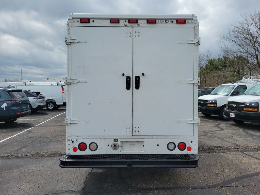 Used 2012 Ford E-350 - photo 9