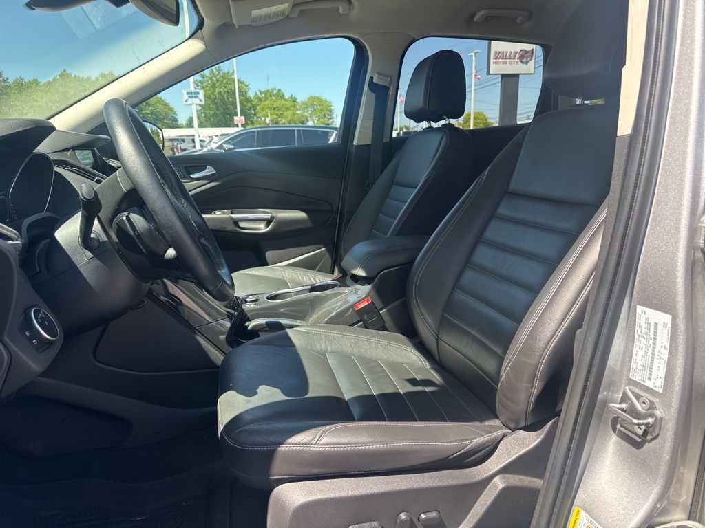 Used 2016 Ford Escape - photo 2