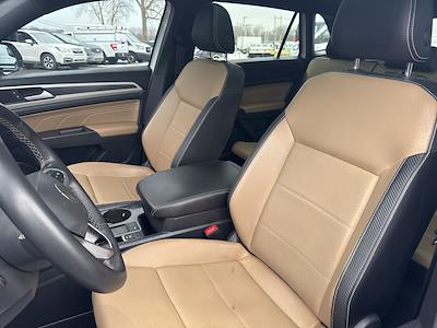 Used 2022 Volkswagen Atlas Cross Sport - photo 1