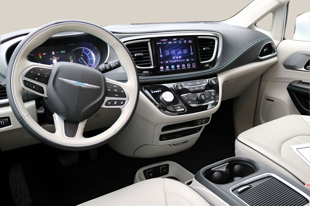 Used 2018 Chrysler Pacifica - photo 17