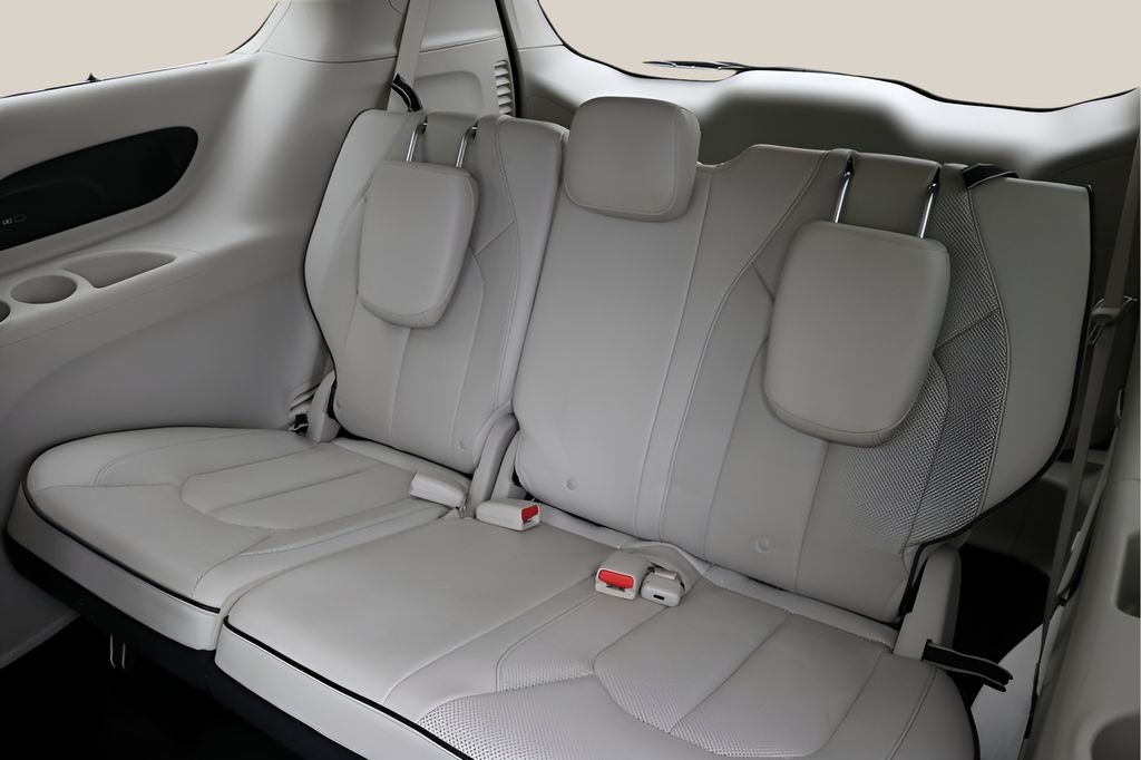Used 2018 Chrysler Pacifica - photo 20