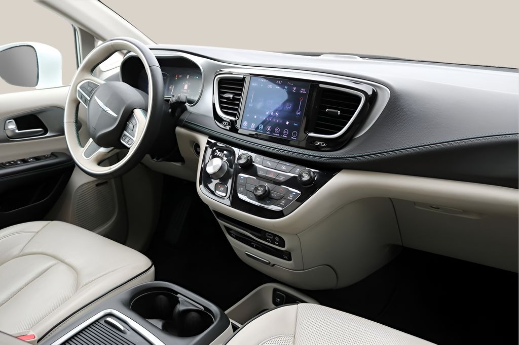 Used 2018 Chrysler Pacifica - photo 25