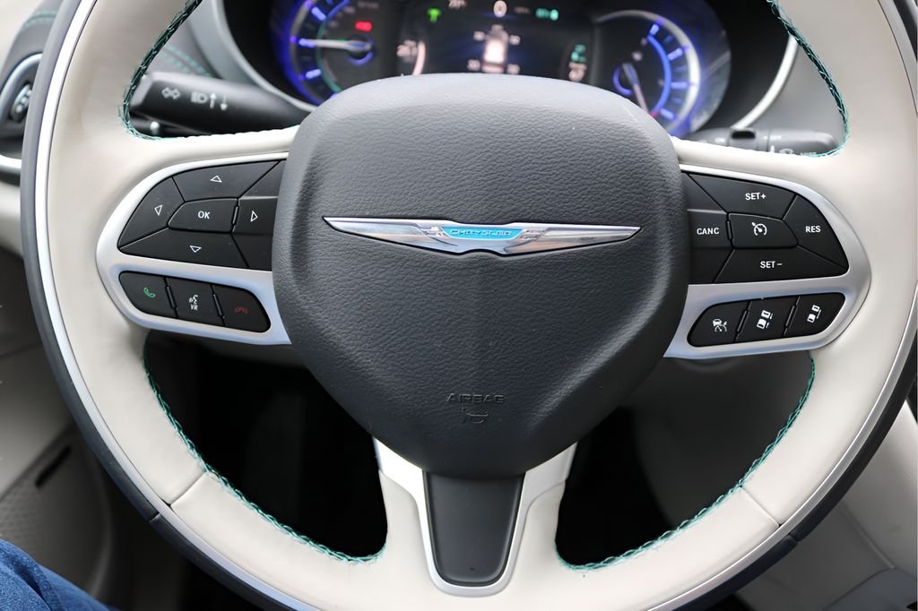 Used 2018 Chrysler Pacifica - photo 27