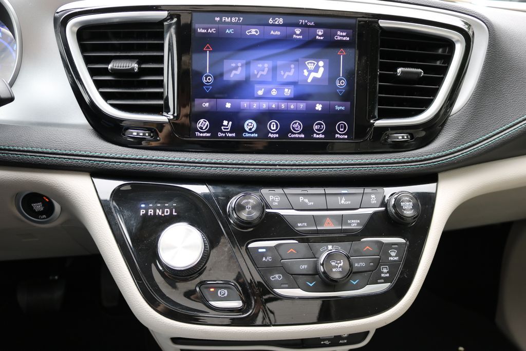 Used 2018 Chrysler Pacifica - photo 28
