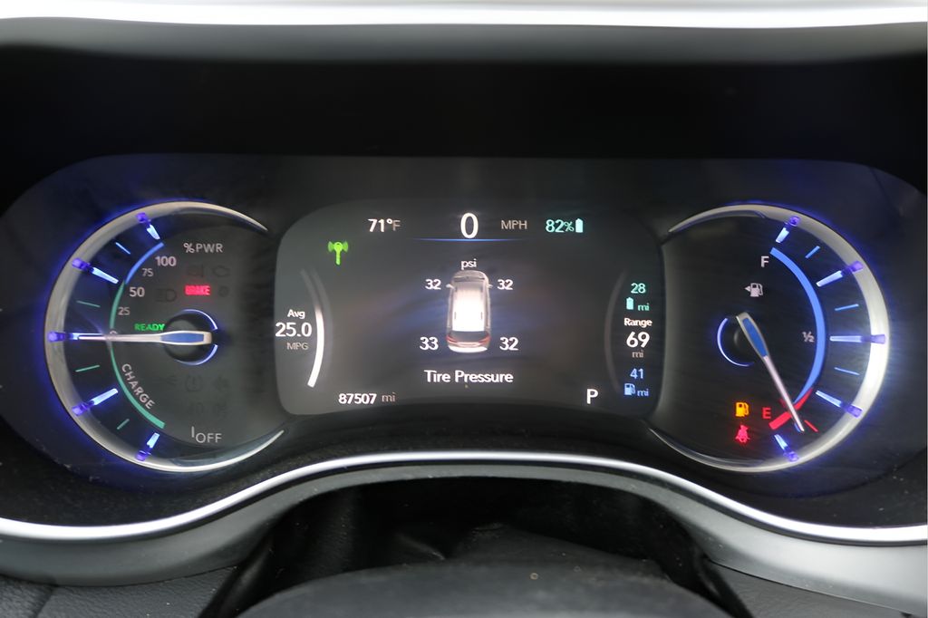 Used 2018 Chrysler Pacifica - photo 32