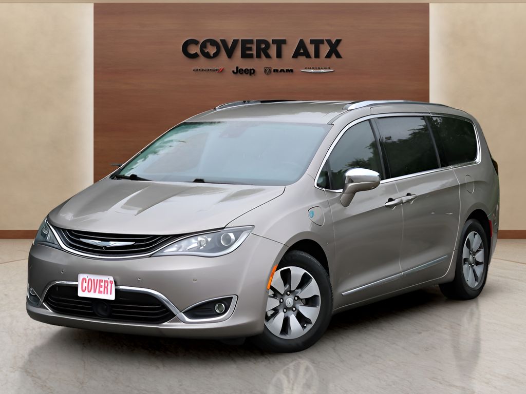 Used 2018 Chrysler Pacifica - photo 1