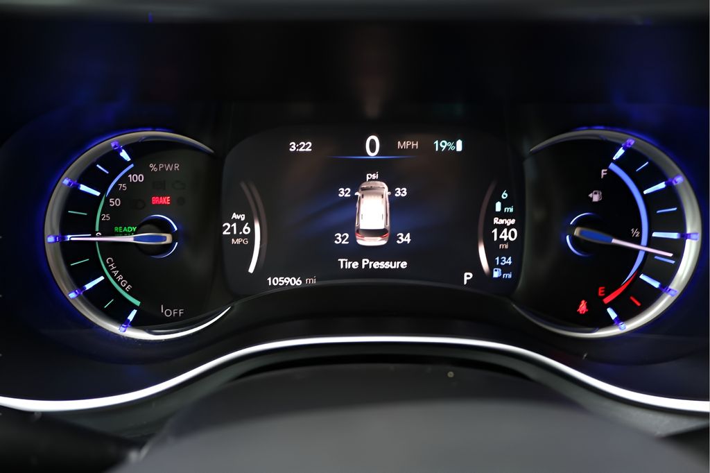 Used 2018 Chrysler Pacifica - photo 31