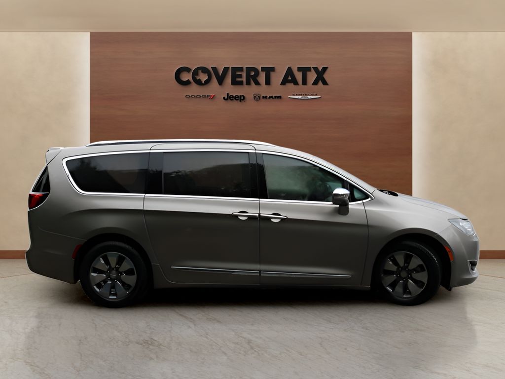 Used 2018 Chrysler Pacifica - photo 8