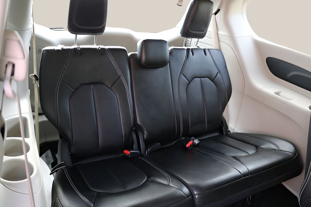 Used 2024 Chrysler Pacifica - photo 20