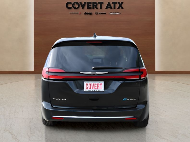 Used 2024 Chrysler Pacifica - photo 6