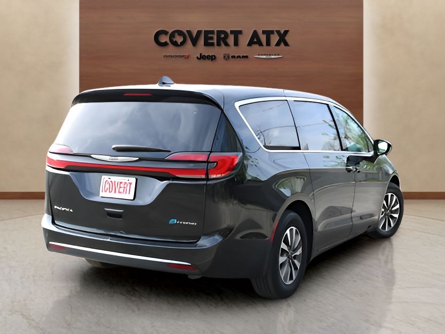 Used 2024 Chrysler Pacifica - photo 7