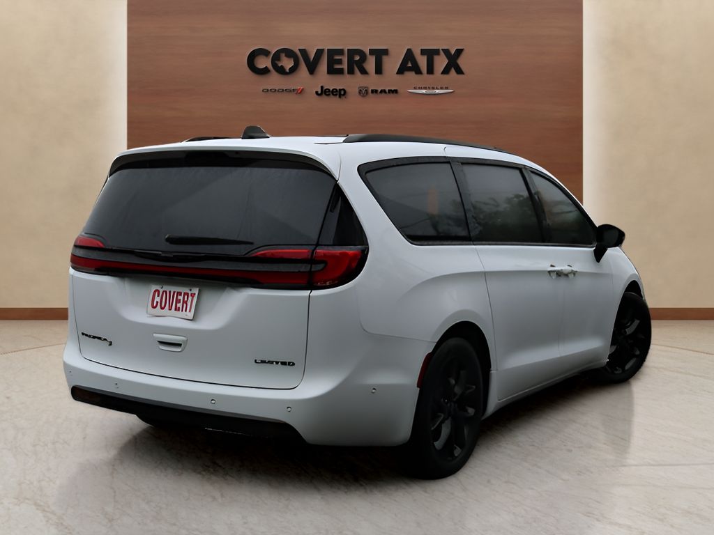 Used 2025 Chrysler Pacifica - photo 7