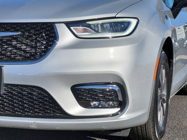 Used 2024 Chrysler Pacifica - photo 10